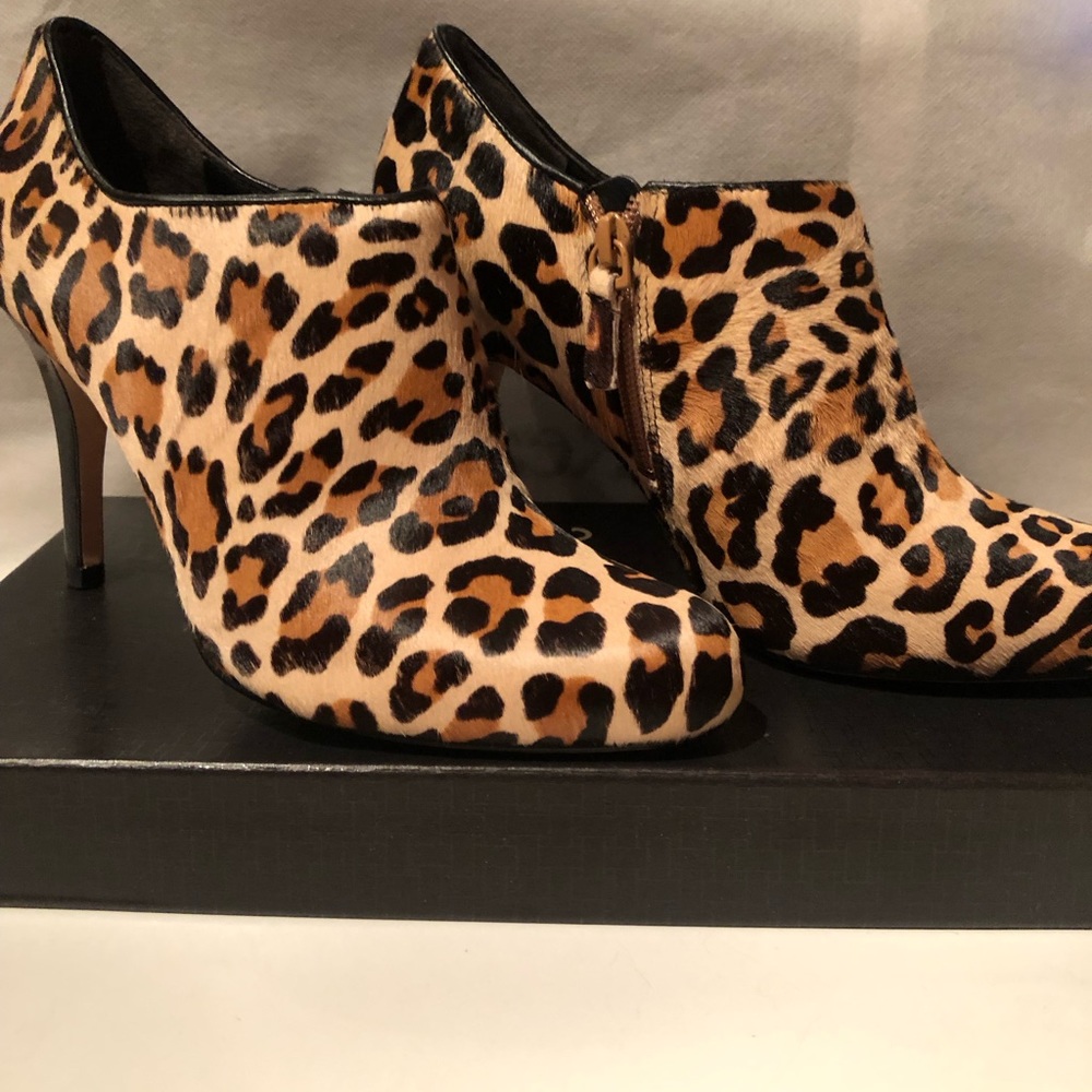 Gorgeous NWT in Box Cole Haan x Nike Air leopard print calf hair booties (8.5M)